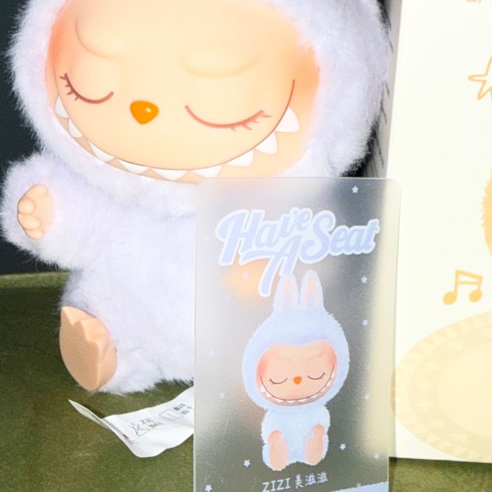 ZIZI LABUBU HAVE A SEAT PLUSH KEY CHAIN